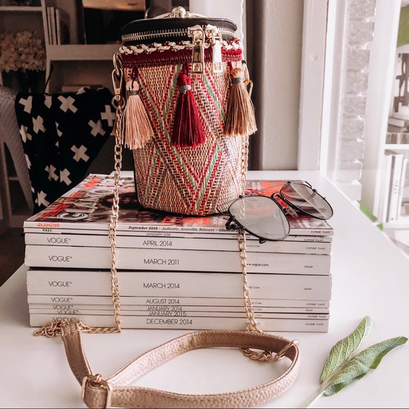 Calypso Tassel Bucket Bag ❤️ - Picture 3 of 8